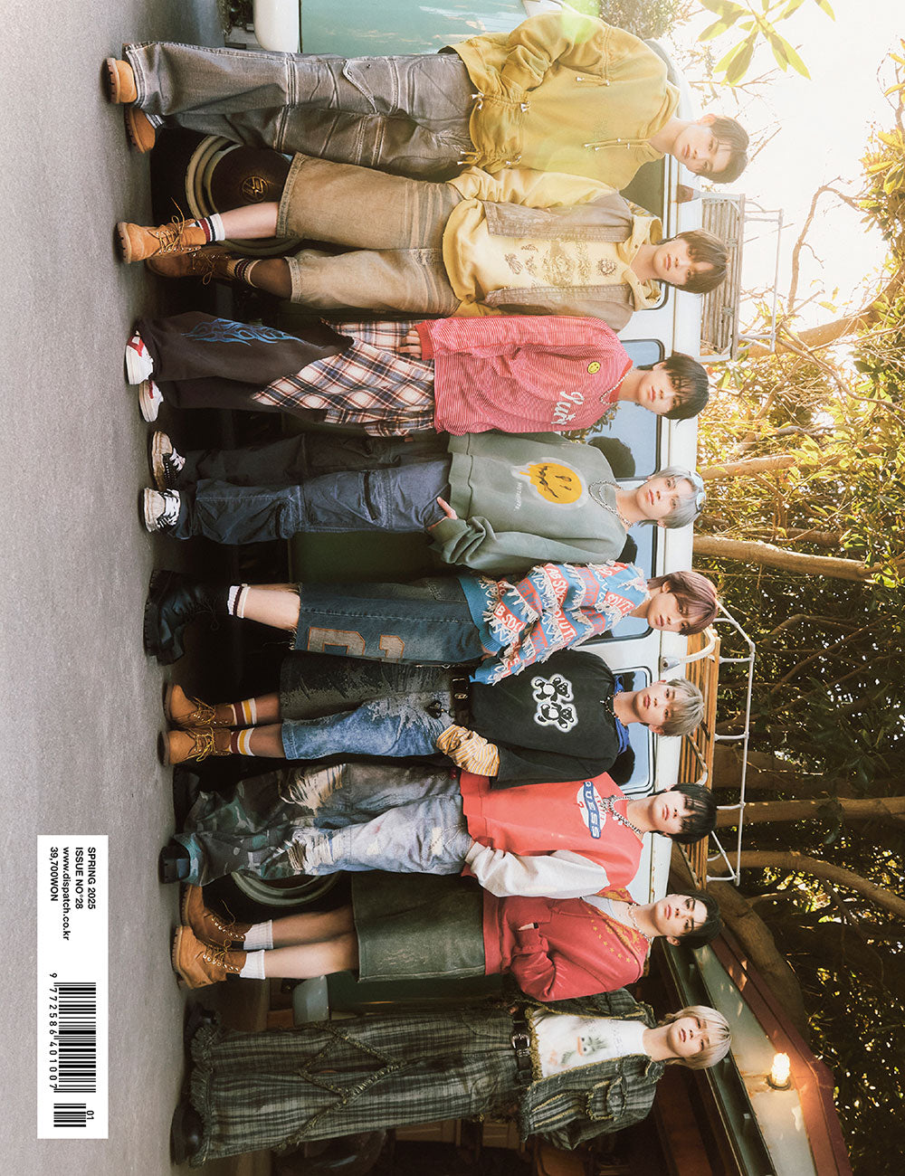 &TEAM - Real and Rare [DICON Issue N°28 - B-type] gallery image 2
