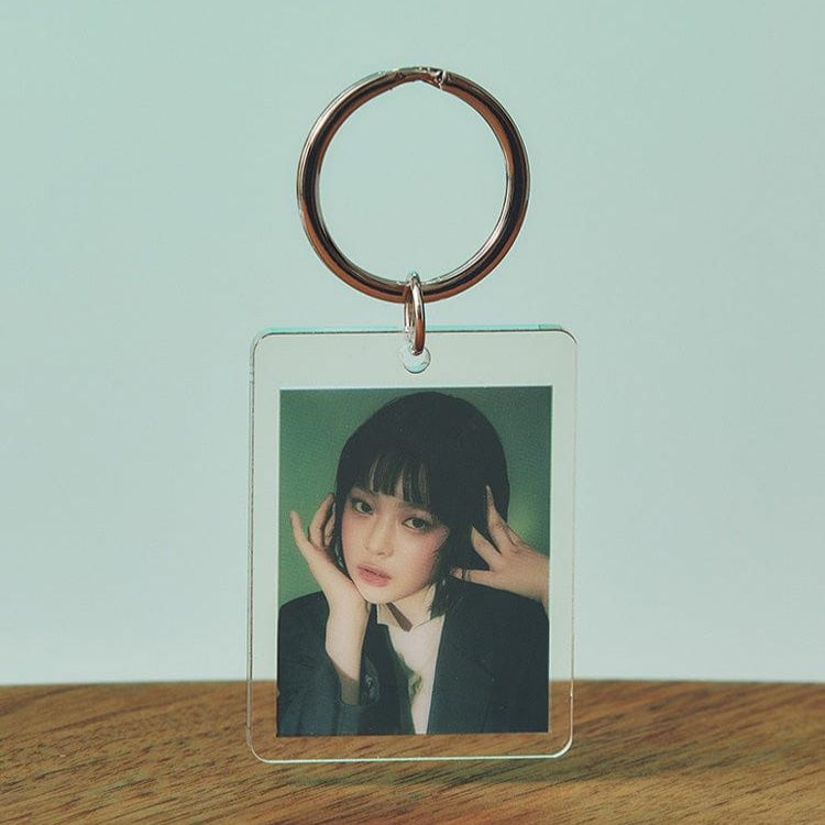 NewJeans Acrylic Photo Keyring - main image 4